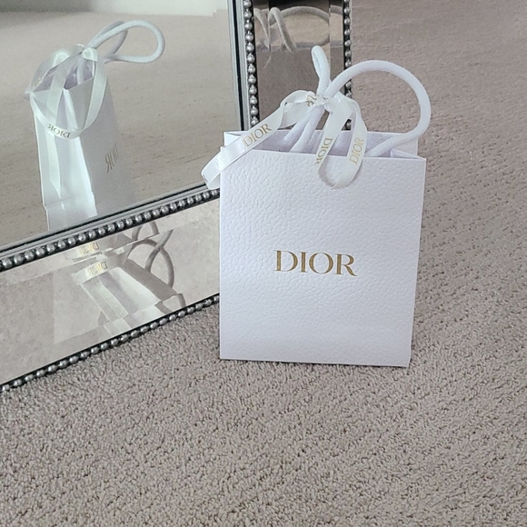 Dior Bag & Ribbon - Picture 1 of 6